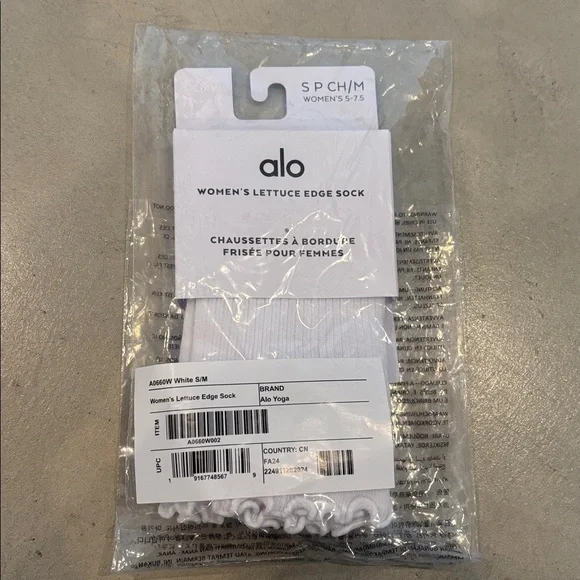 NWT Authentic ALO Yoga Women's Lettuce Edge Socks & Alo gift bag - Picture 5 of 13